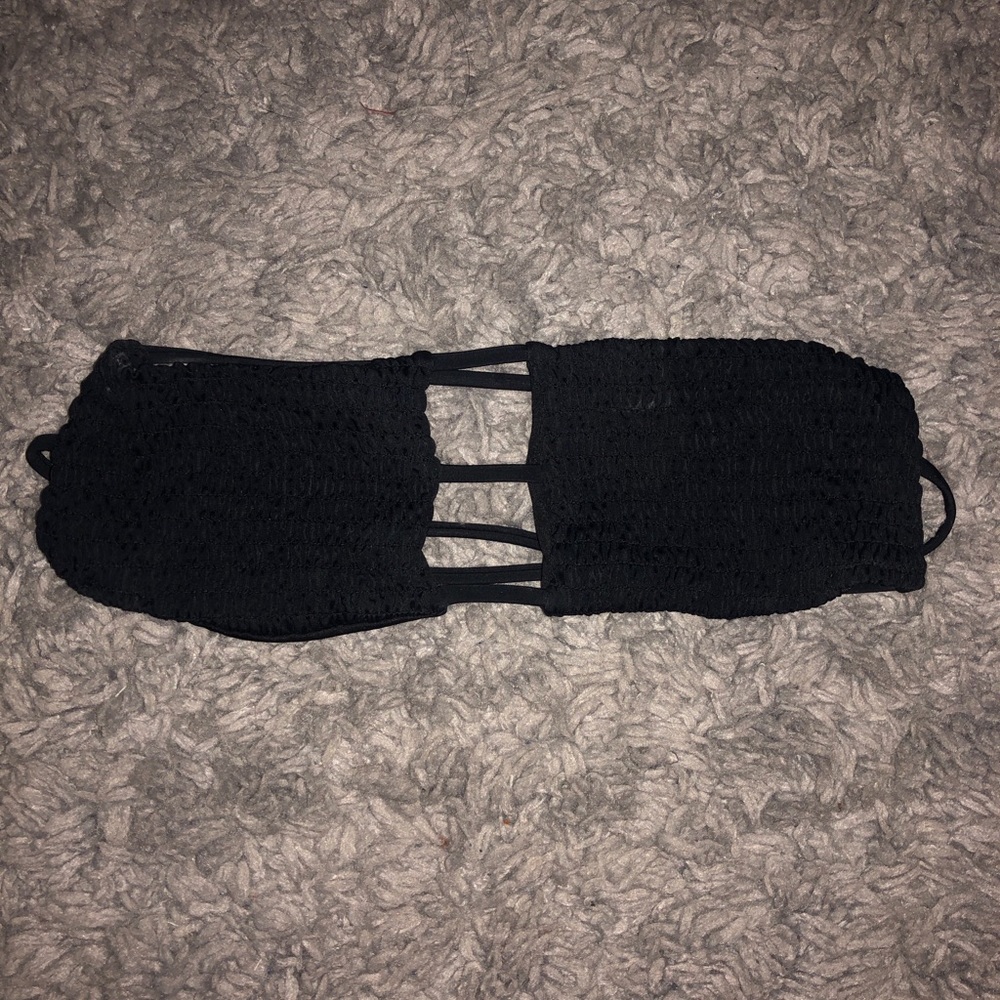 NEVER WORN STRAPPY BIKINI TOP